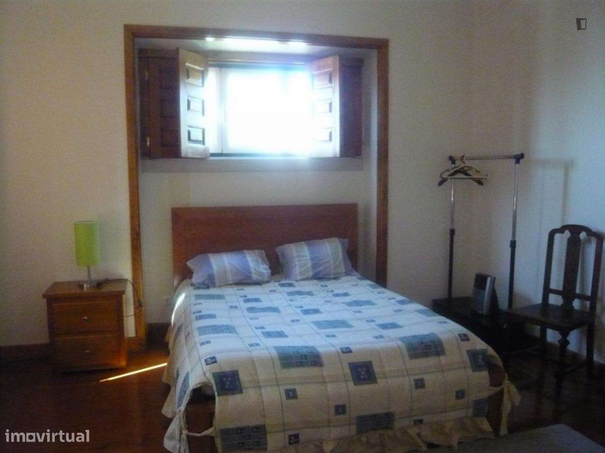 Quarto - localizado em  Coimbra - Grande imagem: 2/6