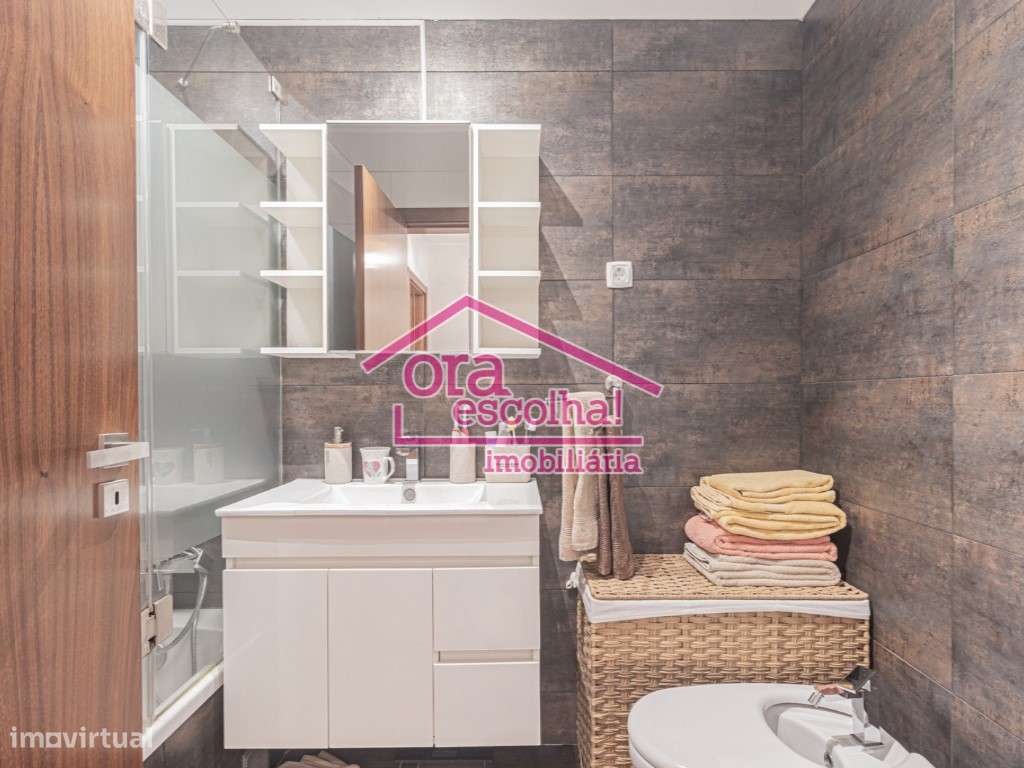 Apartamento T2 + 1 de 2011 com 104 m2 e arrecadação individual na A...-11