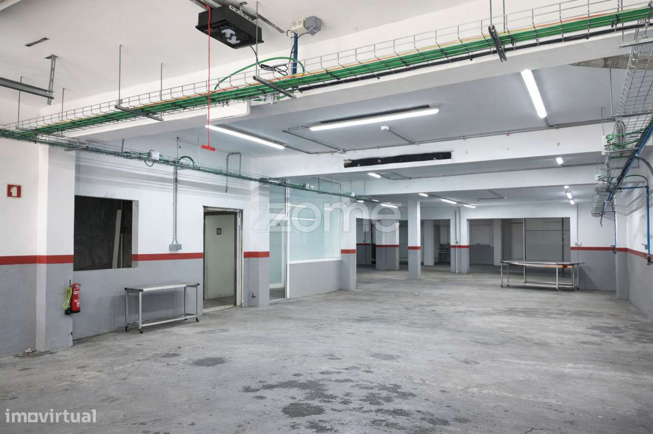 Propriedade de Grande Dimensão com Habitação e Área Industrial-7