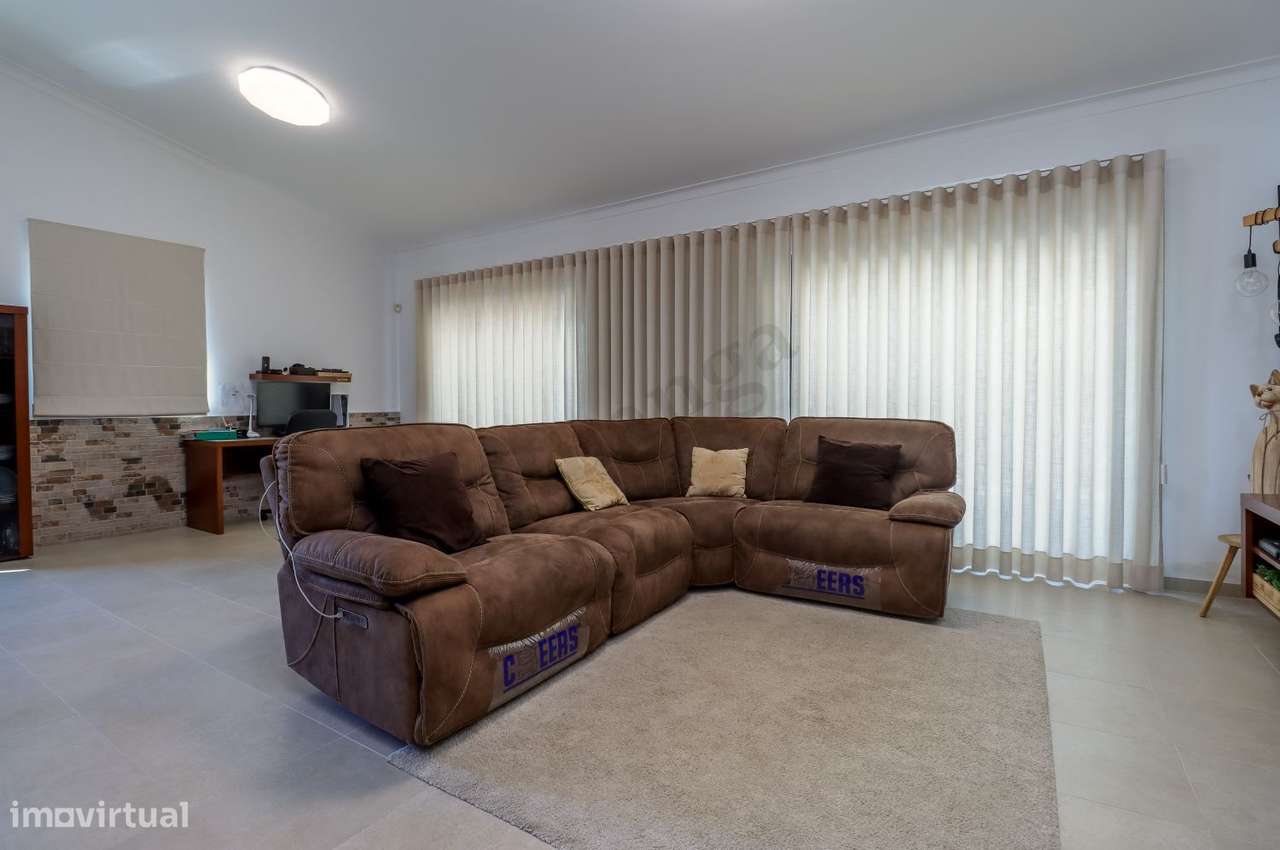 Excelente Moradia  para venda na Aldeia de Santo André-8