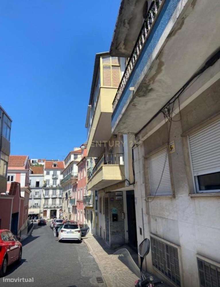 Apartamento T3 + 1 com Licença de Alojamento Local – Estrela/Campo de-30