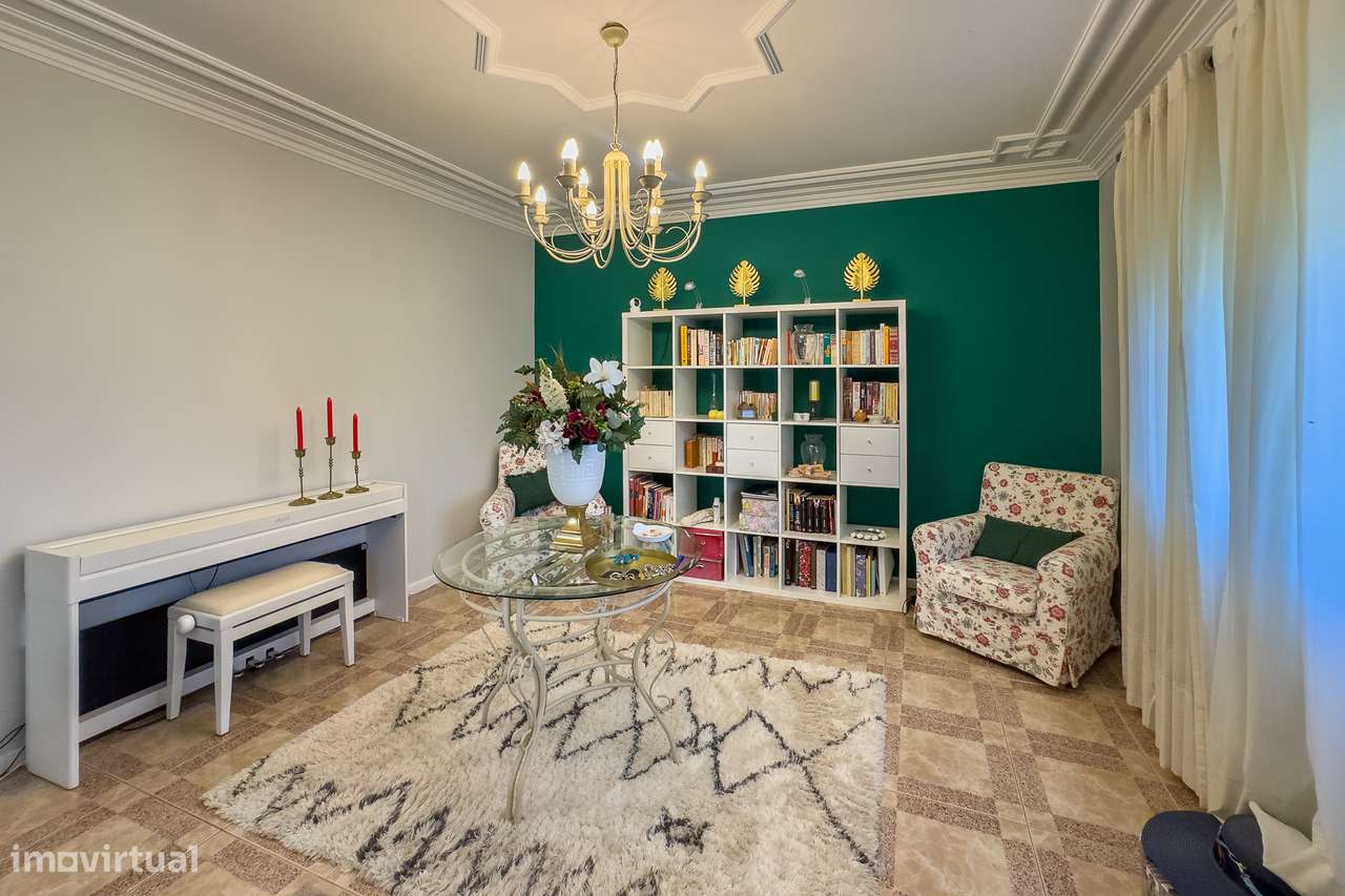 Moradia de Luxo T4 | Piscina Aquecida | Exclusividade Total em Amares-13