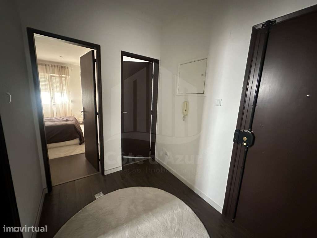 Apartamento T2 Remodelado | 3. º Andar | Casal do Marco - Grande imagem: 4/13