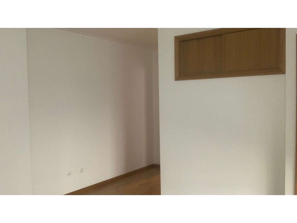 T3 Duplex com Garagem box, Terraços, Suite - Seminovo-17