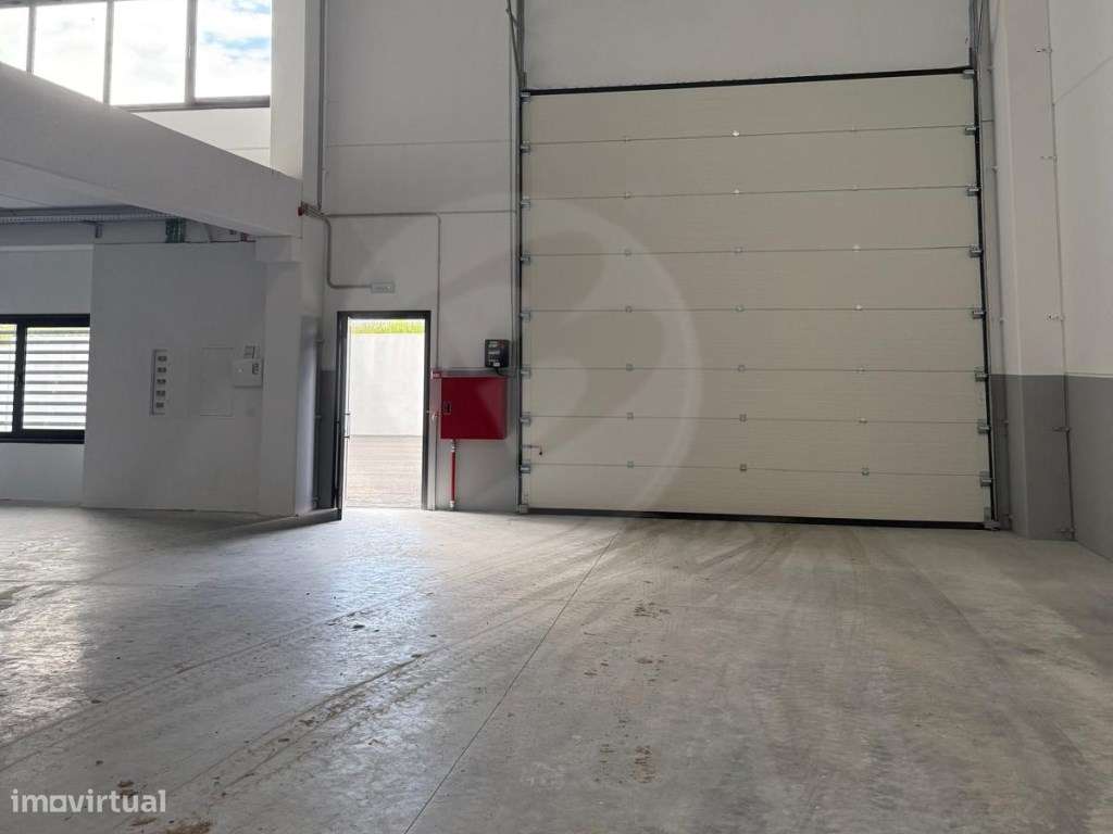 Armazém Novo com 440,4 m2 para Arrendamento - Grande imagem: 4/10