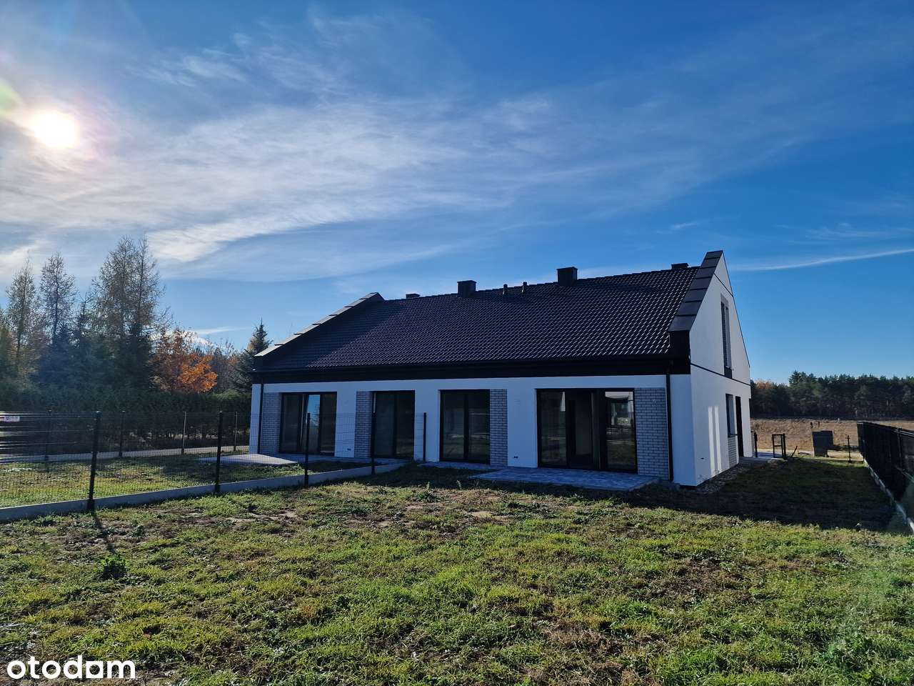 Nowoczesny Blizniak w Otulinie Lasu-4