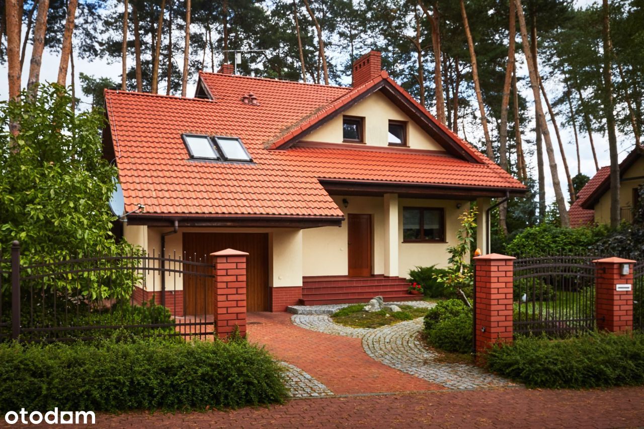 Dom wolnostojący z pięknym ogrodem w Biedrusku