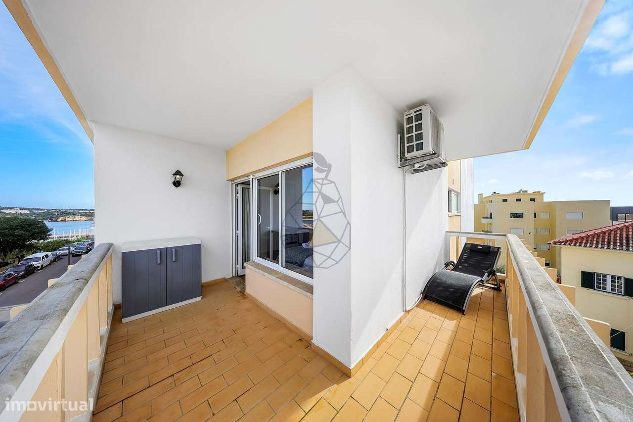 Apartamento T1  com Garagem e Piscina  no Coração da Praia da Rocha-32