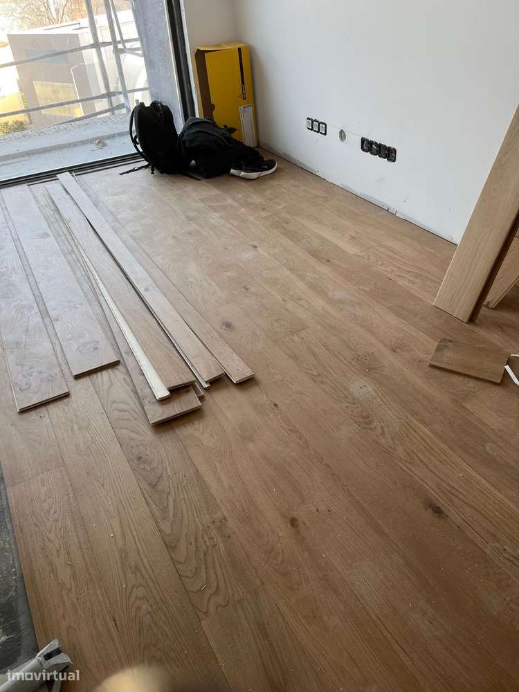 T2 novo com garagem, varanda e ar condicionado-8