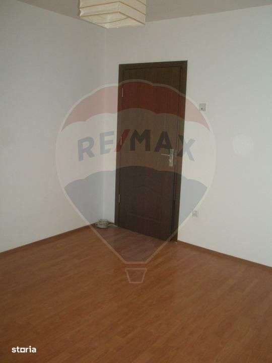 Inchiriere apartament decomandat  2 camere - Imagine principală: 4/9