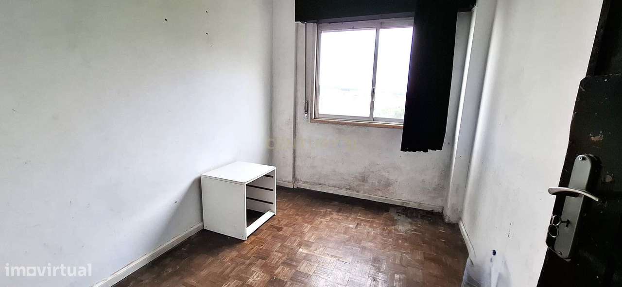 Apartamento T1 transformado em T2 - Agualva - Grande imagem: 5/14