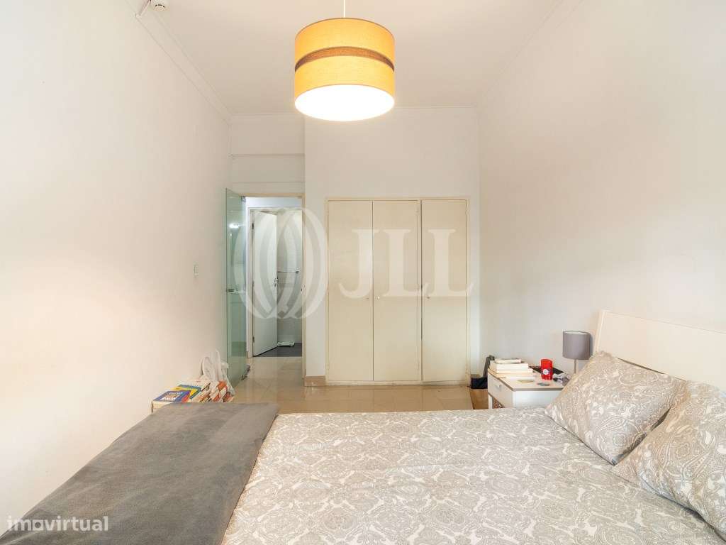 Prédio com garagem, na Almirante Reis, Lisboa - Grande imagem: 3/29