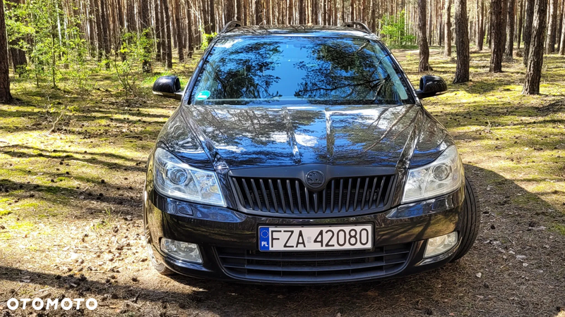 Skoda Octavia Combi 2.0 TDI CR DPF RS - 10