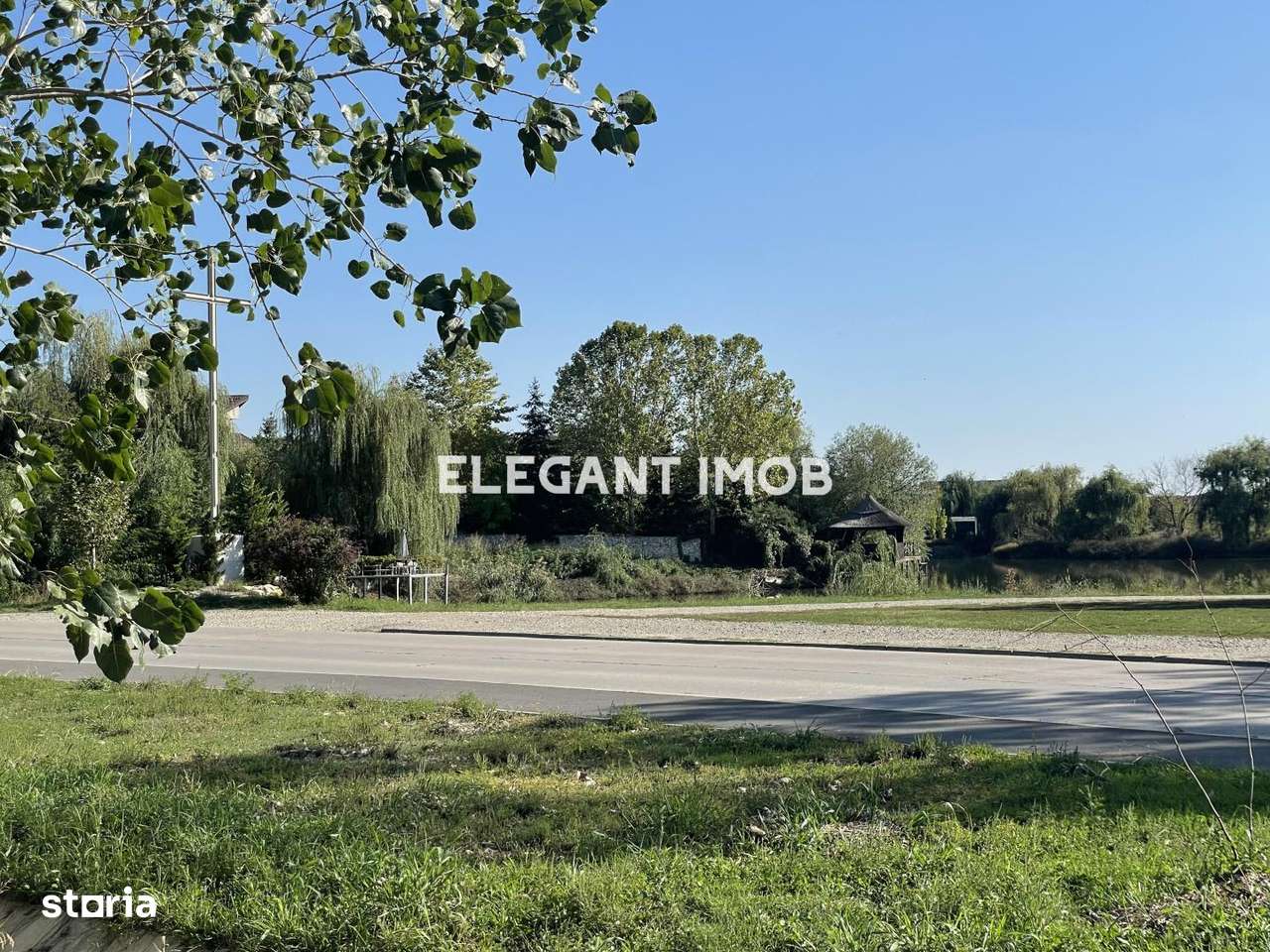 Teren cu vedere la lac in Paradisul Verde - Imagine principală: 3/4