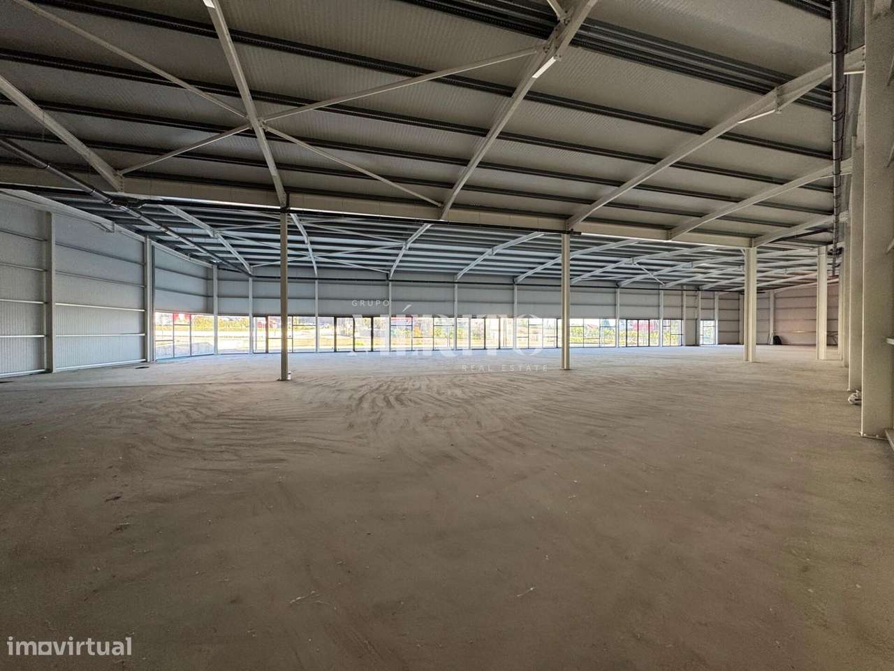 Pavilhão industrial localizado em Vilar do Monte, Barcelos - Grande imagem: 5/11