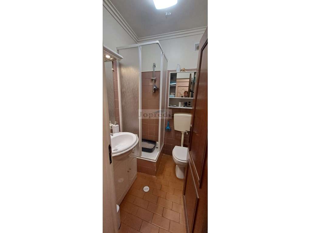 T3 com garagem e arrecadação na Estrada Portela em Carnaxide-14