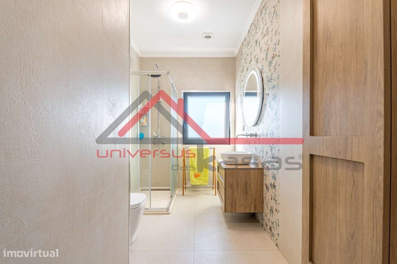 Moradia Térrea Isolada V4 com Piscina Moita-30