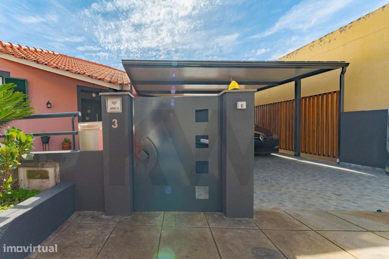 Moradia T4 com vista panorâmica | Estreito de Câmara de Lobos - Grande imagem: 4/60