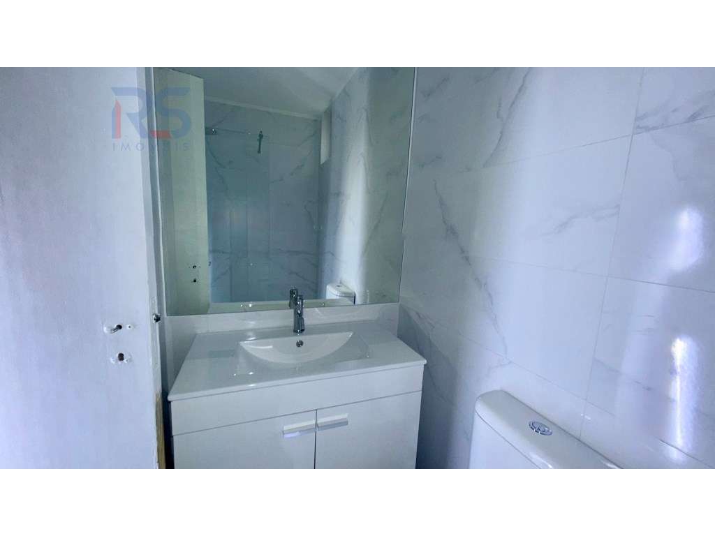 Espaço Comercial Convertido em Habitação Santo Tirso-14