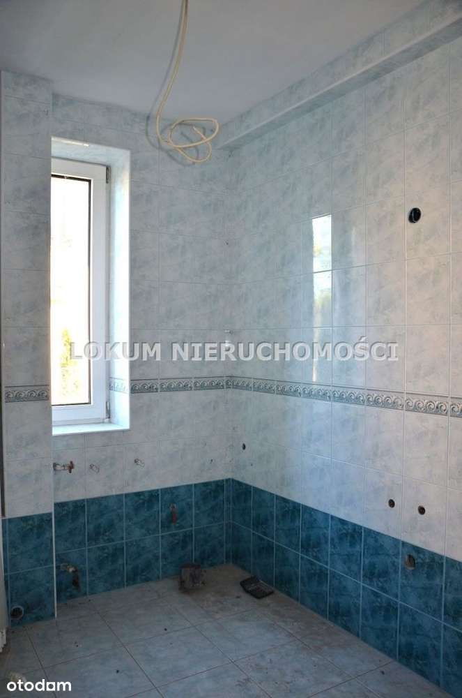 Dom z garażem dwustanowiskowym, 2,5km od runku.-12