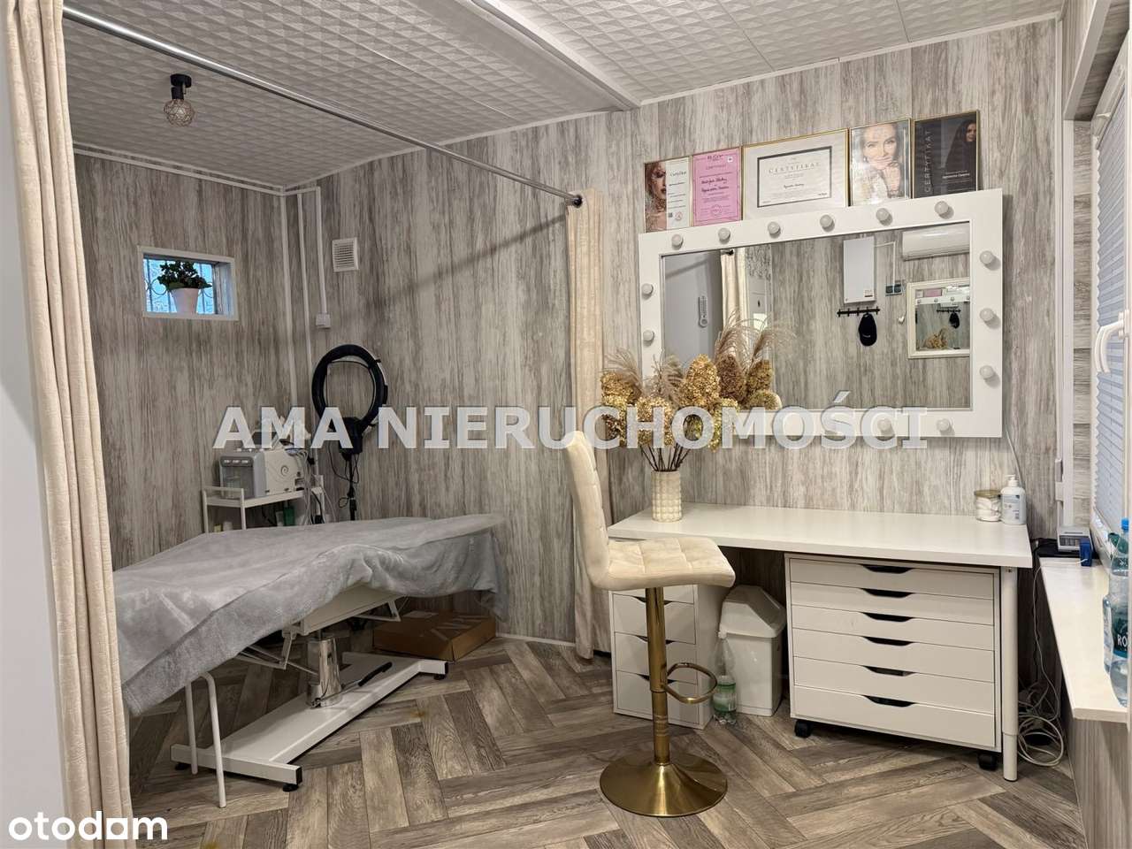 Budynek handlowo-usługowy o wielu mozliwościach-12