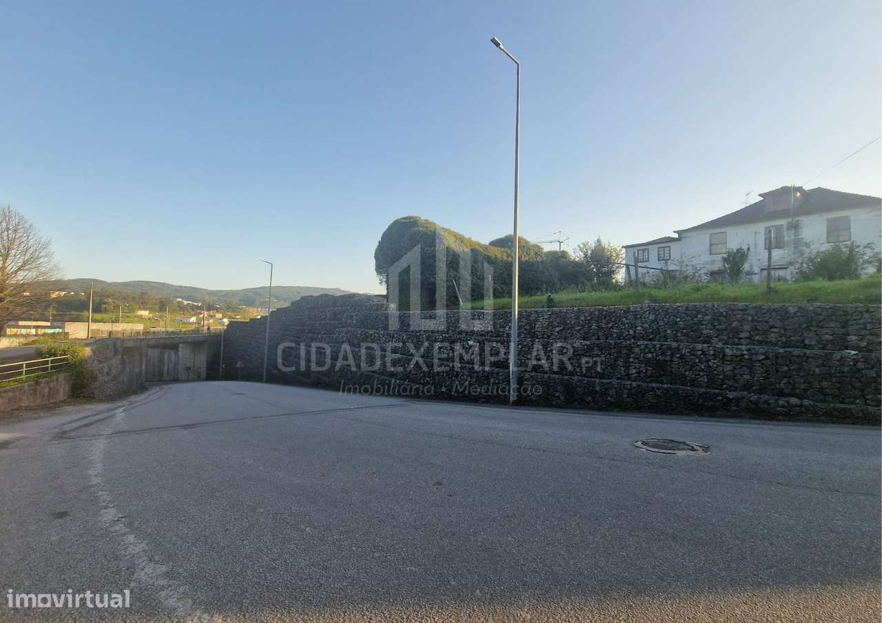 Terreno e Casa em Ruínas para Construção – Irivo, Penafiel-8