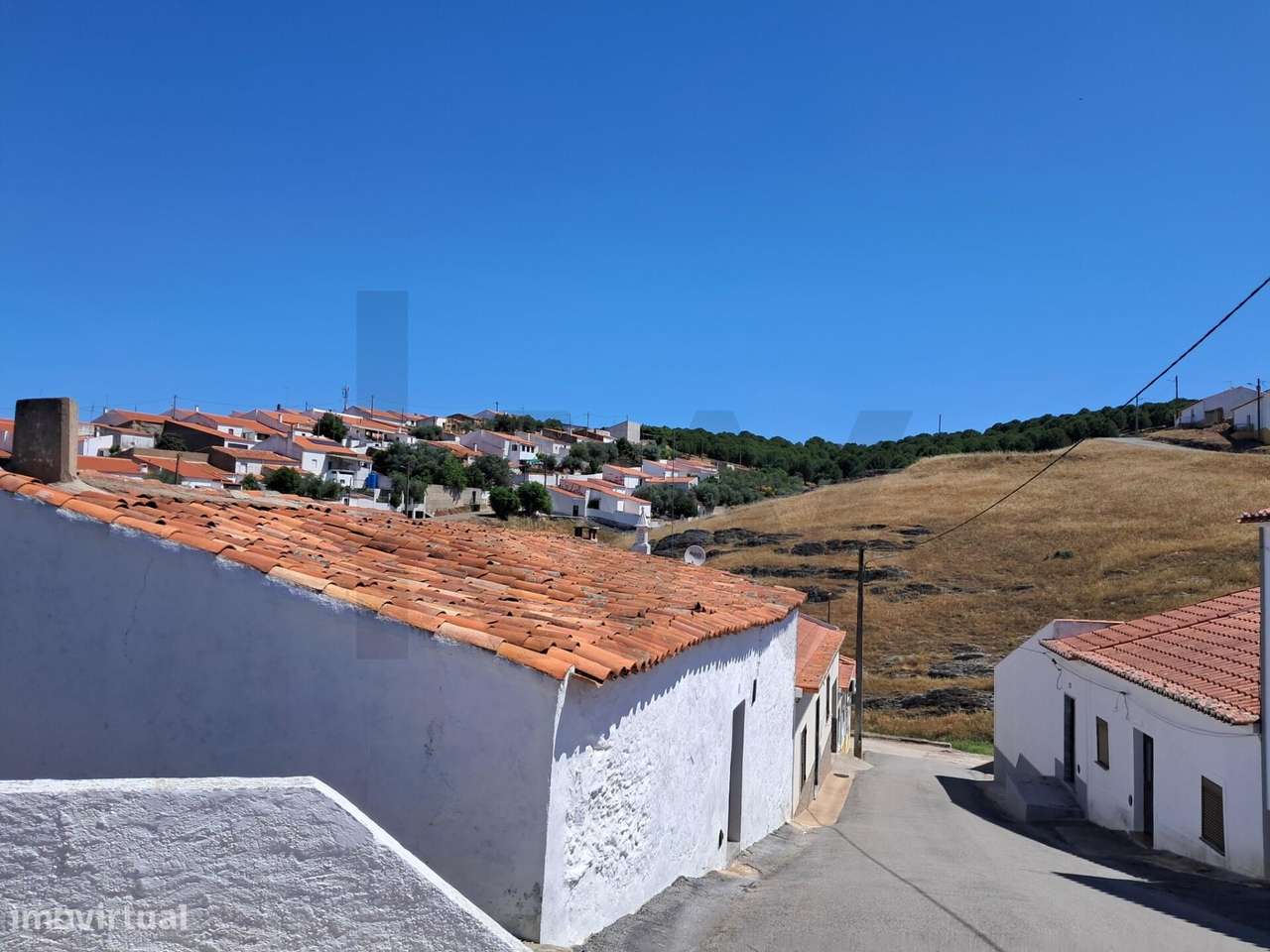 Oportunidade de Investimento | Moradia T2 para Reabilitação em Santo A-49