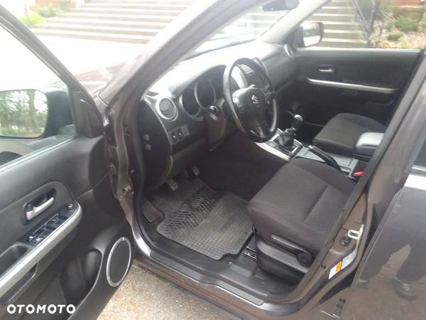 Suzuki Grand Vitara 1.9 DDiS Comfort - 14