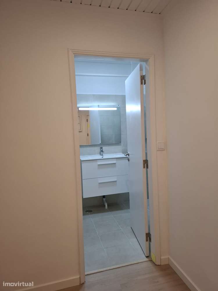 Apartamento T2 com elevador em Sintra-13