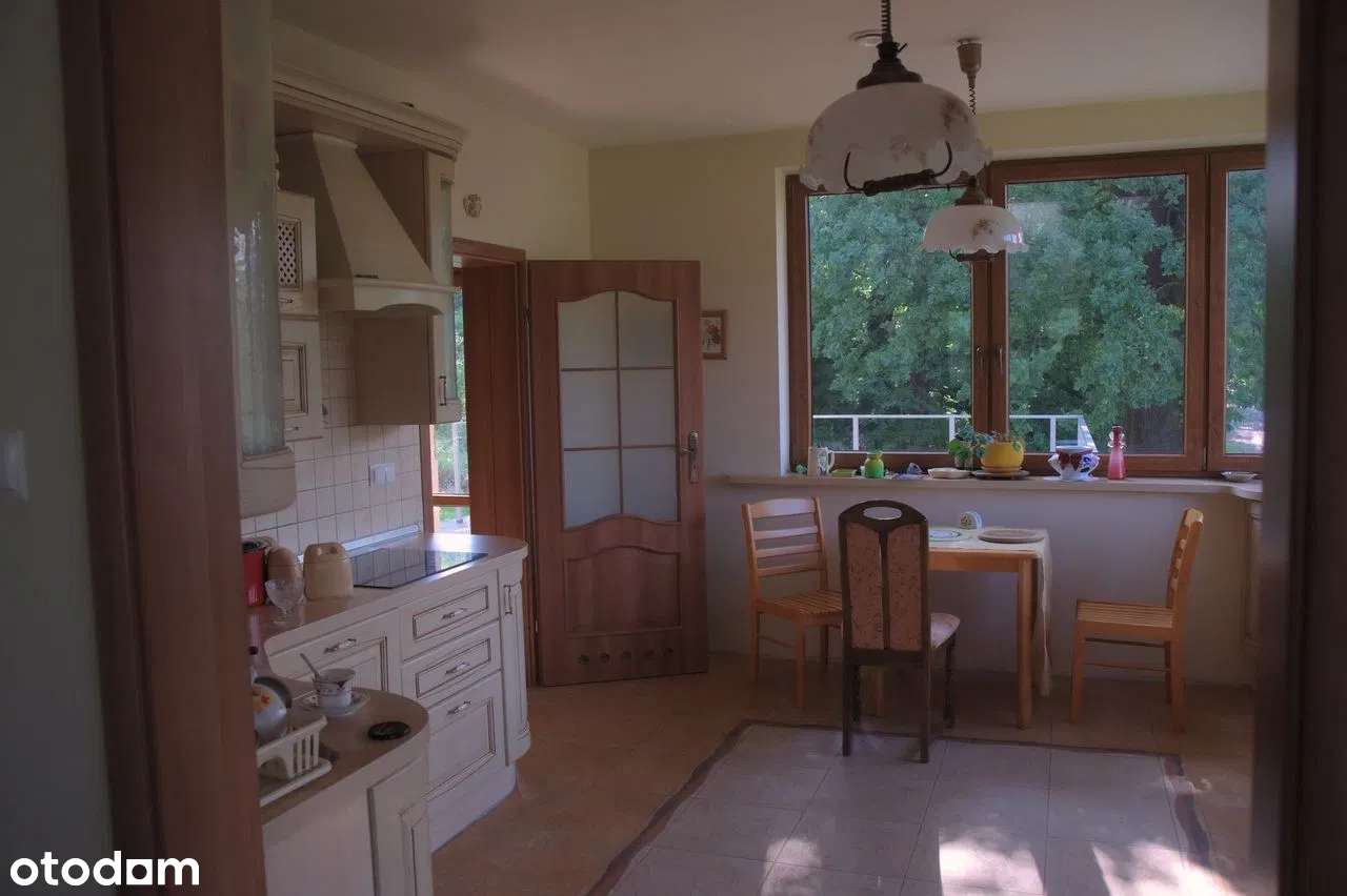 Unikalna rezydencja na przedmieściach Kłodzka-17