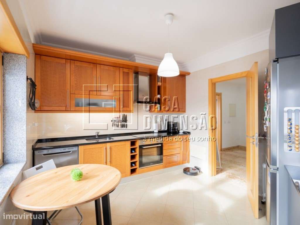 Apartamento de tipologia T2 na Serra de Carnaxide, como NOVO!!-24