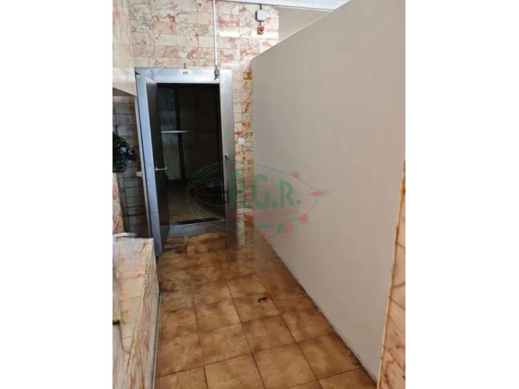 Espaço Comercial (103m2) - Junto à Câmara - Grande imagem: 5/12