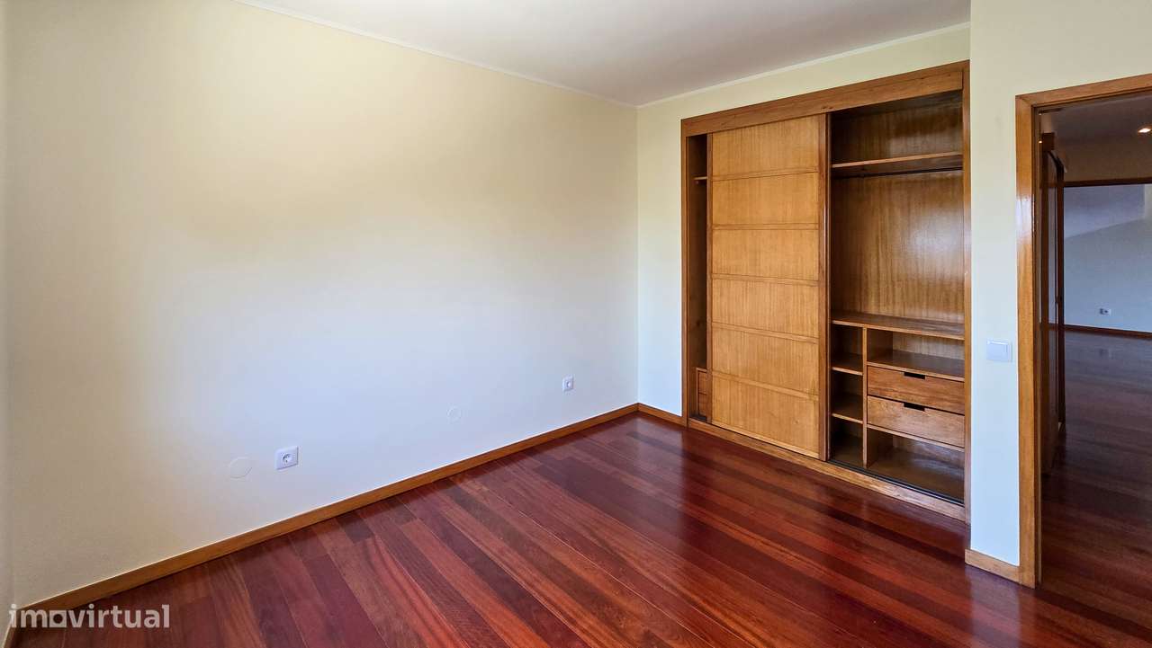 T3 Duplex Remodelado em Cond. Fechado -  São Félix da Marinha / Granja-15