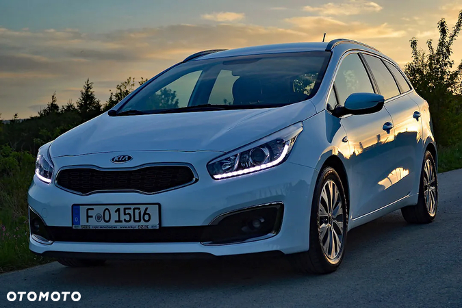 Kia Ceed 1.6 GDI SW Dream Team Edition - 20