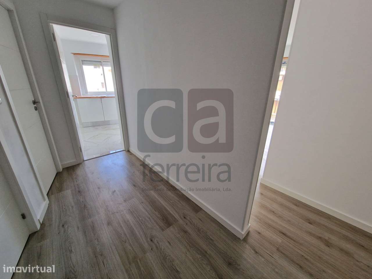 Apartamento T2 todo remodelado junto ao Shopping santarem-20