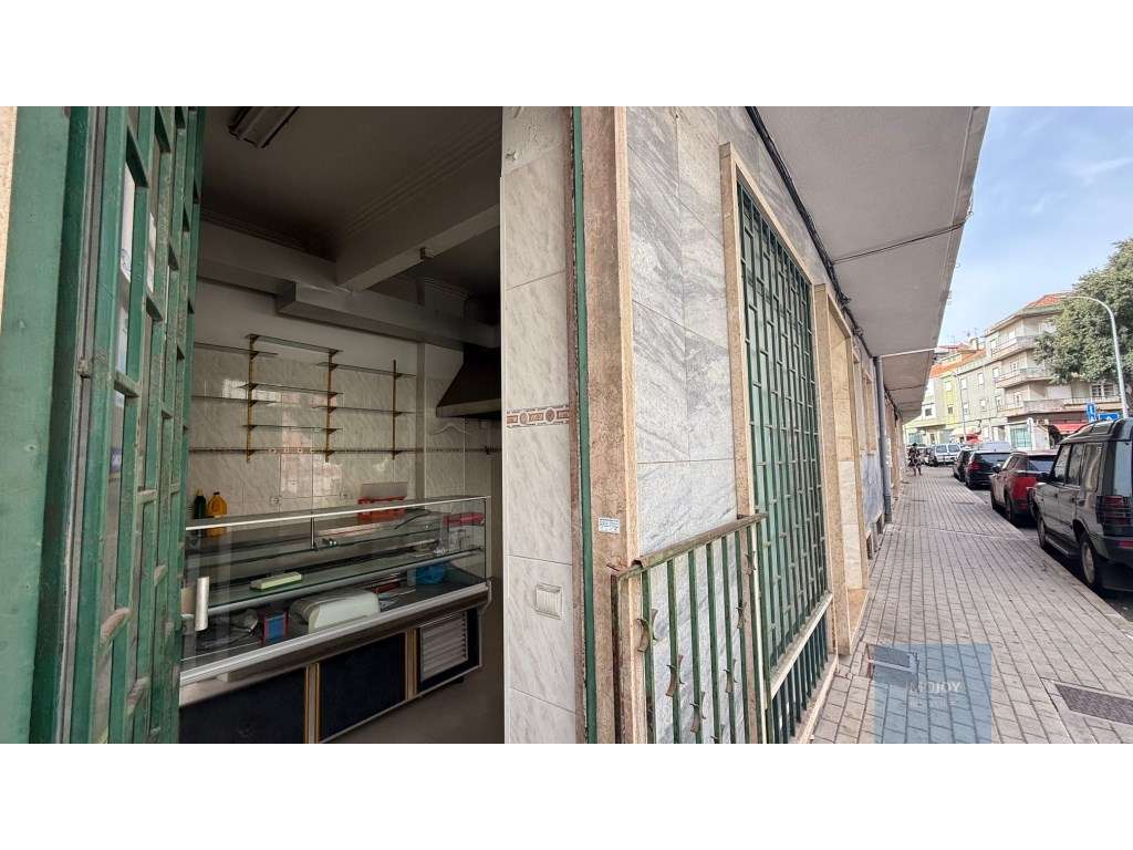 Loja Equipada e Pronta a Funcionar na Damaia de Cima - Amadora - Grande imagem: 5/9