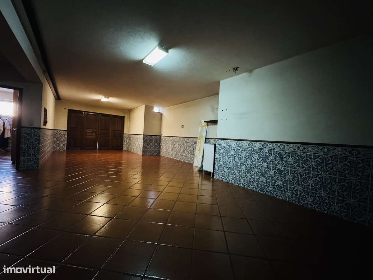 Moradia T4 com jardim e garagem em Braga-8