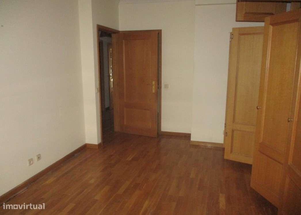 Apartamento em Porto, Paranhos - Grande imagem: 5/9