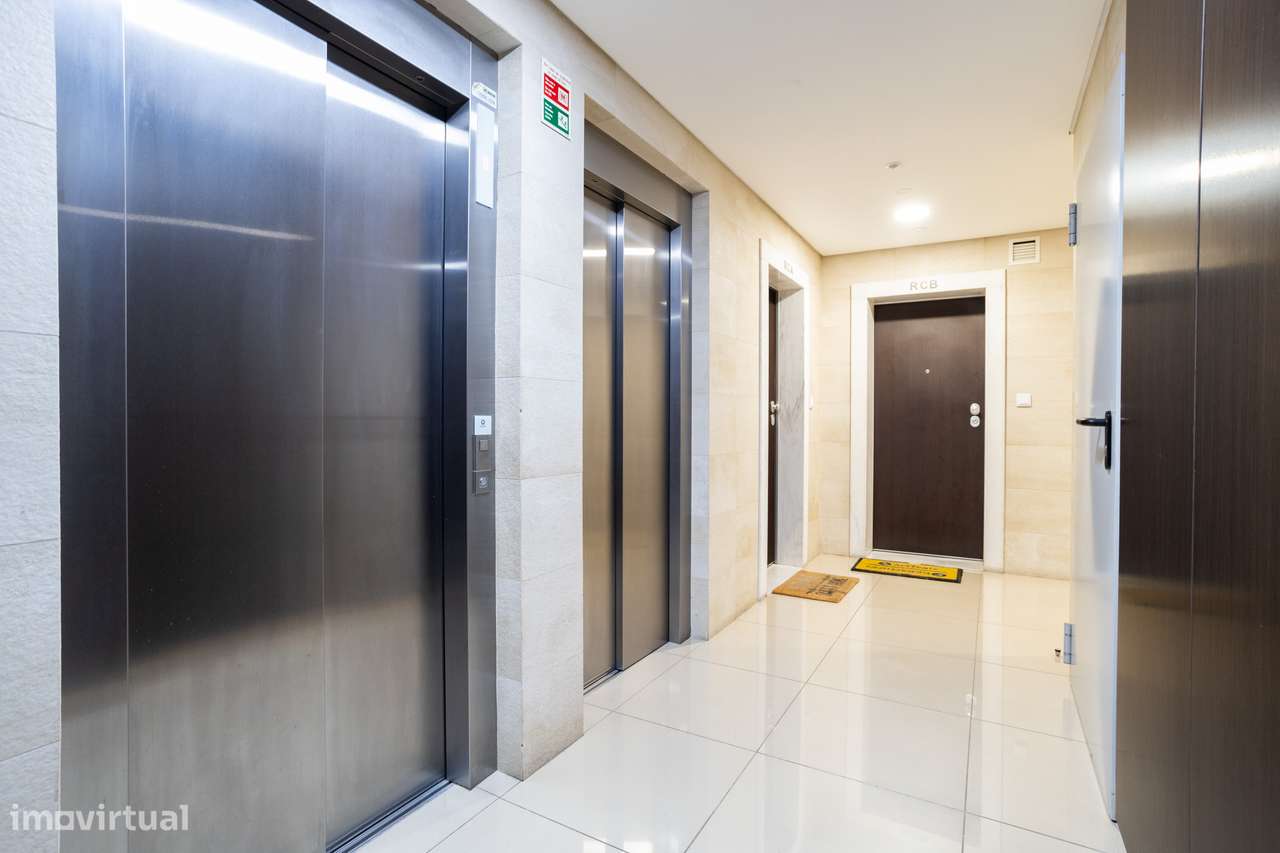 Apartamento T3 com 163 m², Box e Arrecadação-23