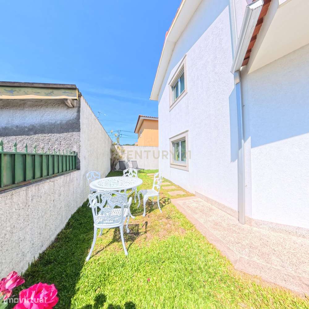 Moradia T4 em Esposende com Jardim e Garagem-30