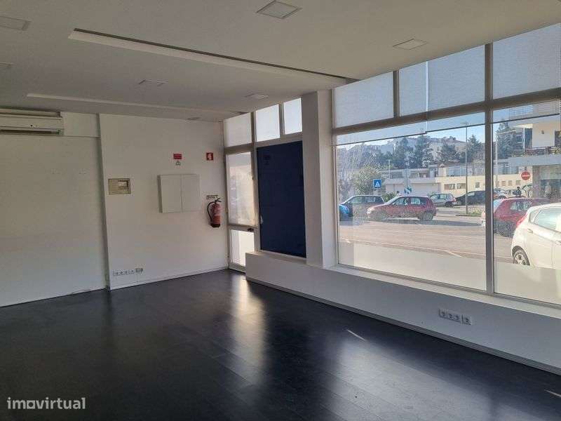 Loja Centro Lousã com boas  montras - Grande imagem: 4/6