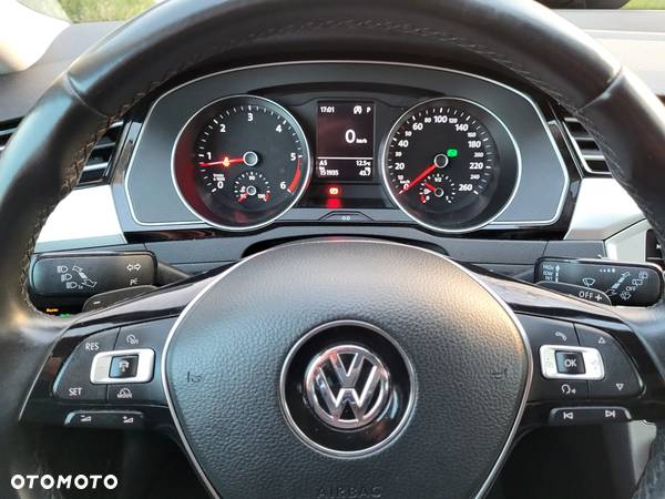 Volkswagen Passat Variant 1.6 TDI (BlueMotion Technology) DSG Comfortline - 24