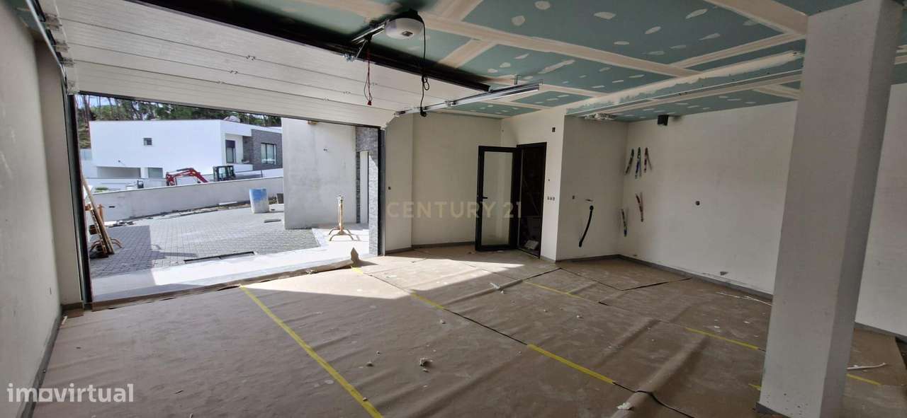 Moradia T4 contemporânea – elevada, luminosa e voltada a sul - Grande imagem: 4/26