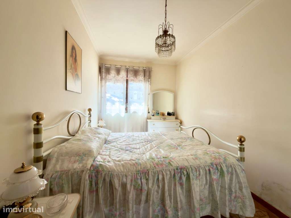 Apartamento T2 em Cascais com luz natural e excelentes acessos para...-9