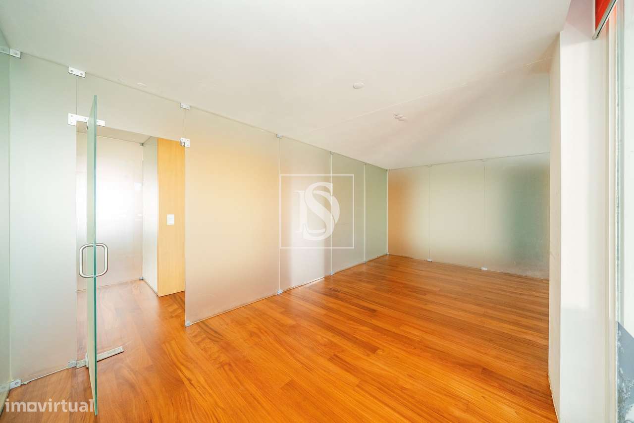 Loja 141m2 na Praça da Justiça, em frente ao Tribunal, Braga-23