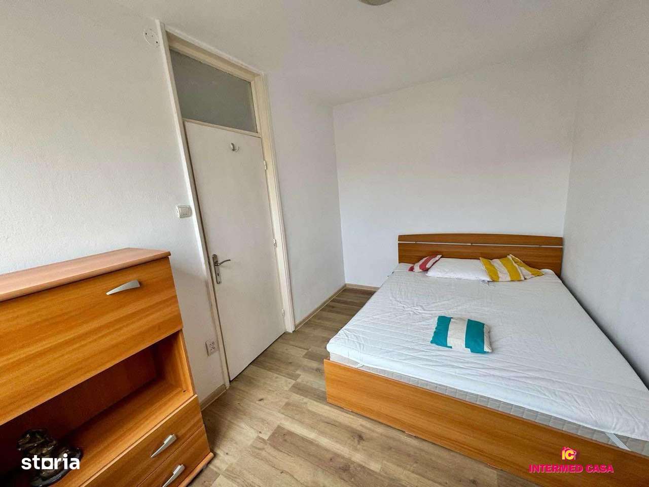 Apartament de vanzare 2 camere decomandat zona Mihai Viteazul-3