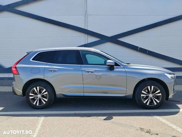 Volvo XC 60 B4 D Geartronic Momentum Pro - 3