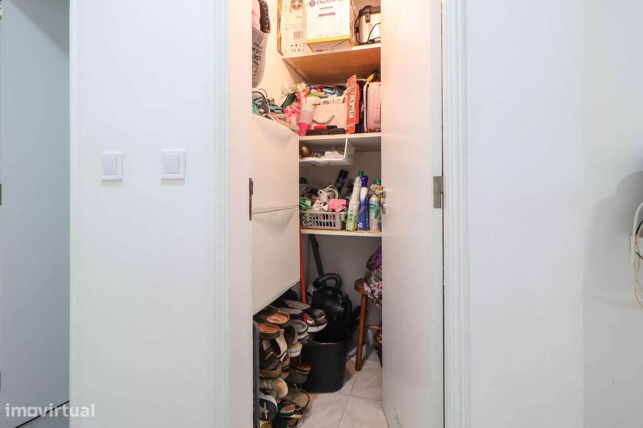 Apartamento T4, moderno e luminoso no Seixal-20