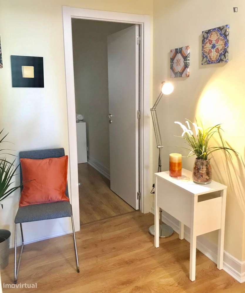 Quarto - localizado em Roma-Areeiro Lisbon - Grande imagem: 3/8