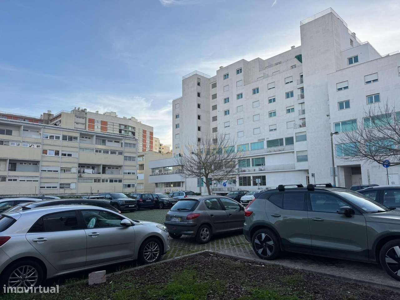 Moradia para Reabilitação junto à Avenida de Roma – Oportunidade para-5